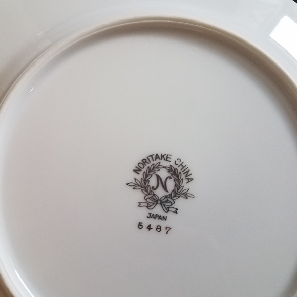 Noritake China porcelain, Silvane #5487, 5 bread & butter plates, 5 soup - Picture 4 of 13